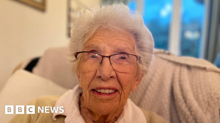 Read more about the article ‘Incredibly proud’ Bletchley veteran from Ferndown turns 100