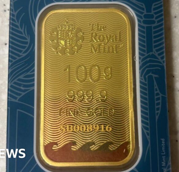 Gold bar ‘worth thousands missing in post’ from Devon