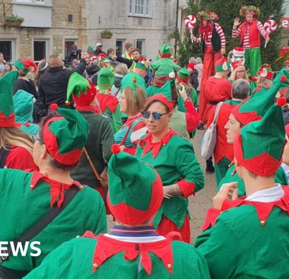 Elf world record attempt for Dorset seaside town