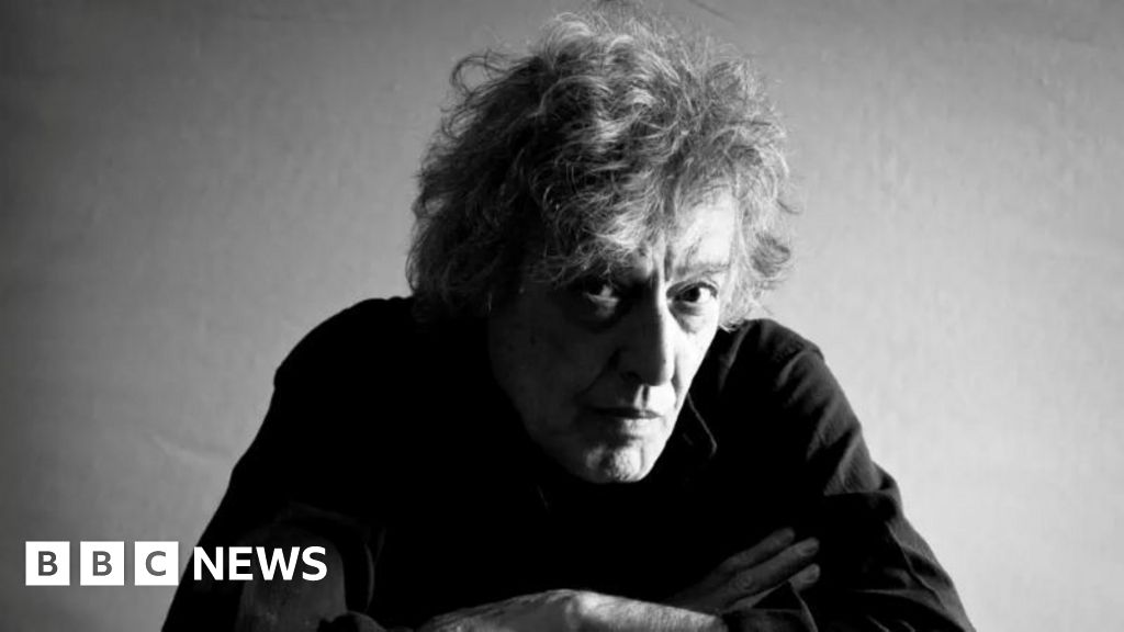 You are currently viewing Playwright Sir Tom Stoppard dies at 88