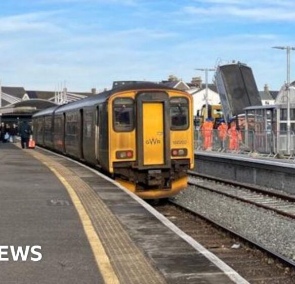 Buses replace trains as Mid Cornwall Metro enters final phase