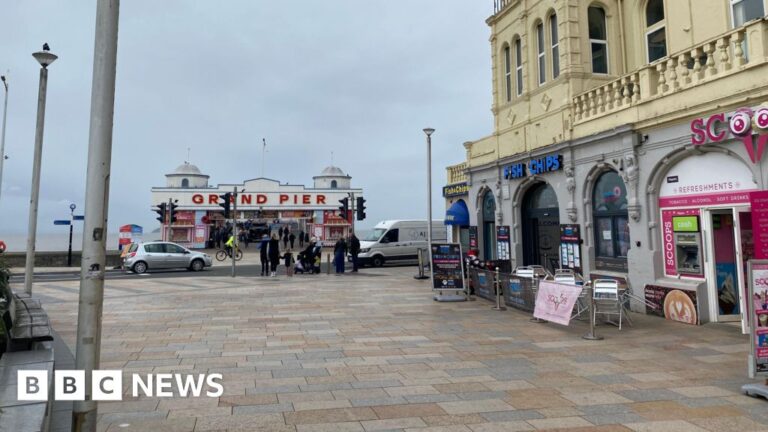 Read more about the article Weston-super-Mare fish and chip shop removes ‘weapon’ benches