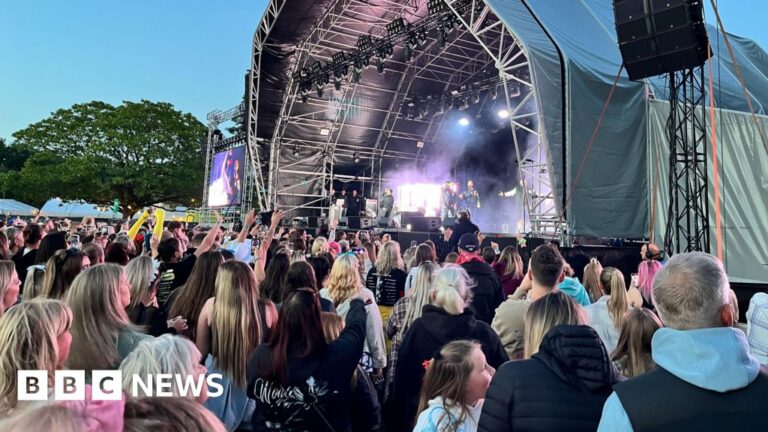 Read more about the article Live in Somerset concerts in doubt after ‘clerical error’