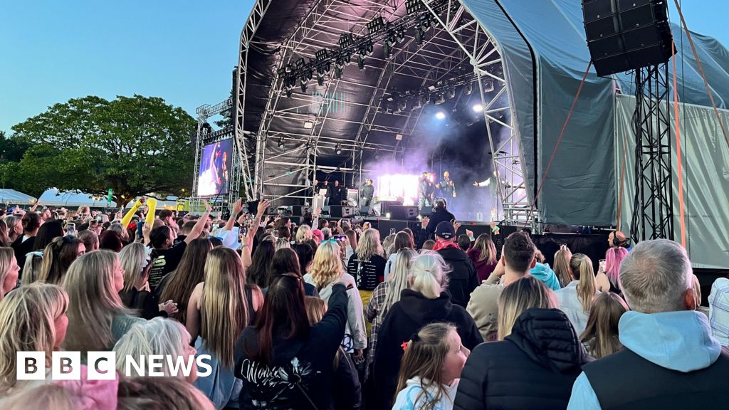 You are currently viewing Live in Somerset concerts in doubt after ‘clerical error’