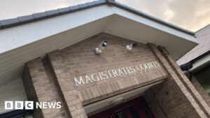 Read more about the article Man who scratched cars and popped tyre in Truro jailed