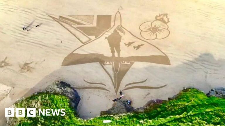 Read more about the article Sand art created near Padstow to mark Remembrance