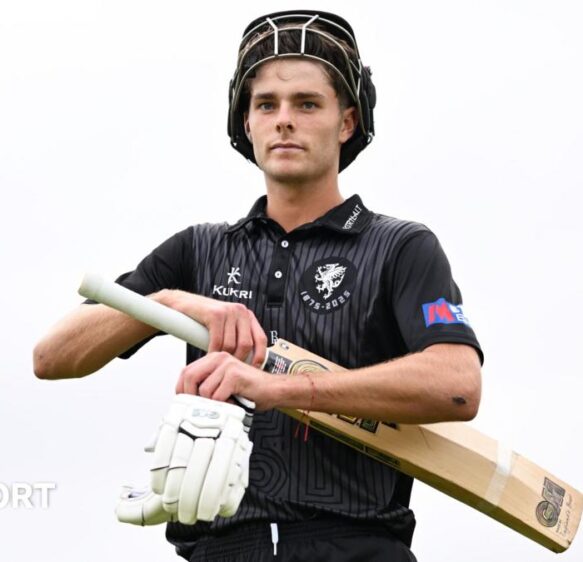 Archie Vaughan: Somerset teenage prospect signs new deal to 2028