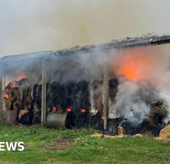 Nearby residents warned over St Mabyn barn fire