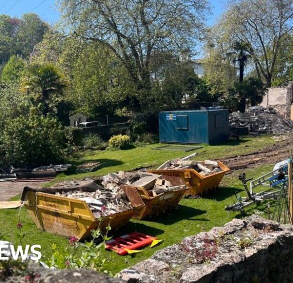 Cottage approved after unlawful demolition