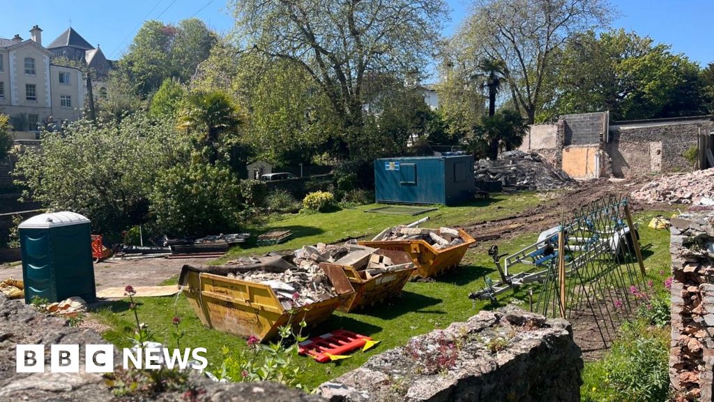 You are currently viewing Cottage approved after unlawful demolition