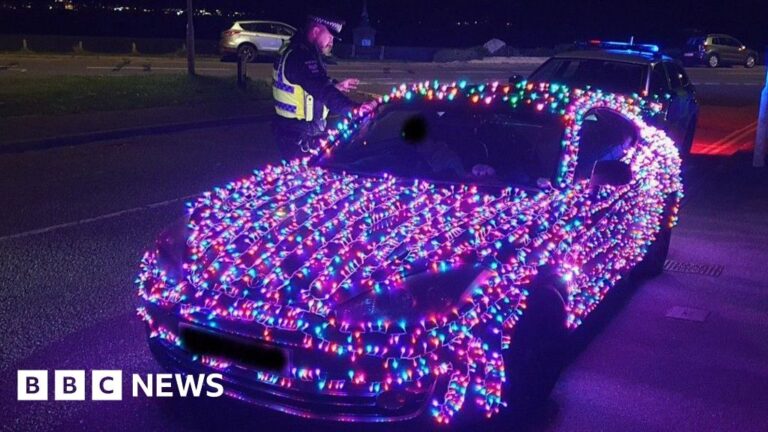 Read more about the article Car decked out in Christmas lights in Poole prompts police warning