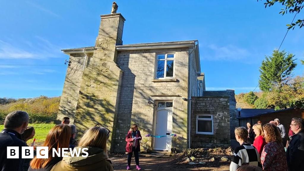 You are currently viewing Dorset farmhouse with ex-ballroom becomes social housing