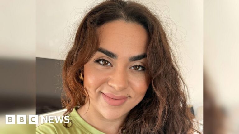 Read more about the article Breastfeeding mum told to stop in Dorset shoe shop