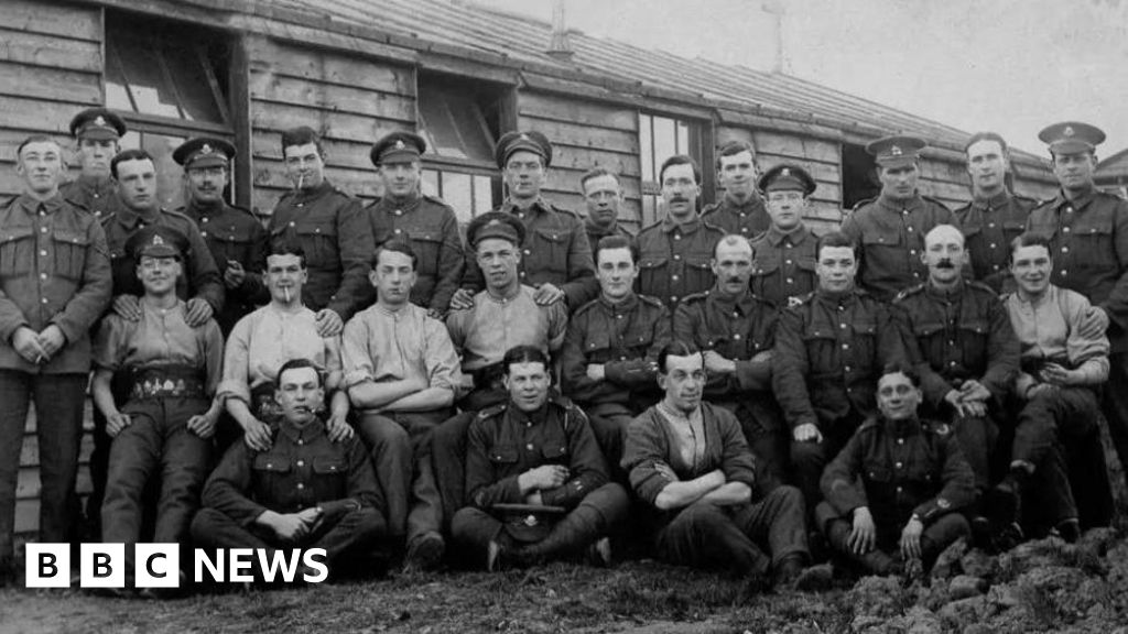 You are currently viewing 'Quest to identify soldier' and 'missing talking parrot'