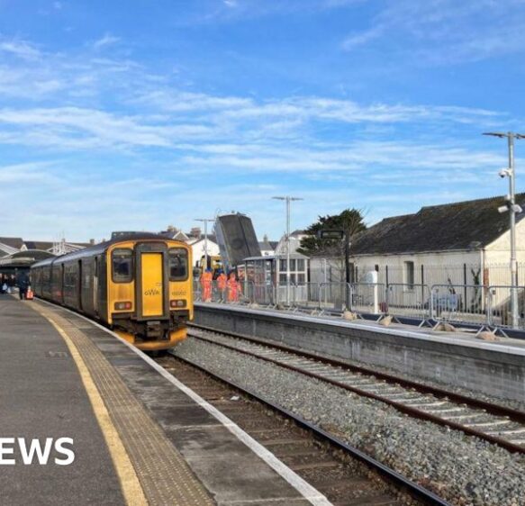 Buses replace trains during work on Mid Cornwall Metro project