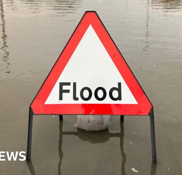 High tide flood warnings issued along Cornwall’s south coast