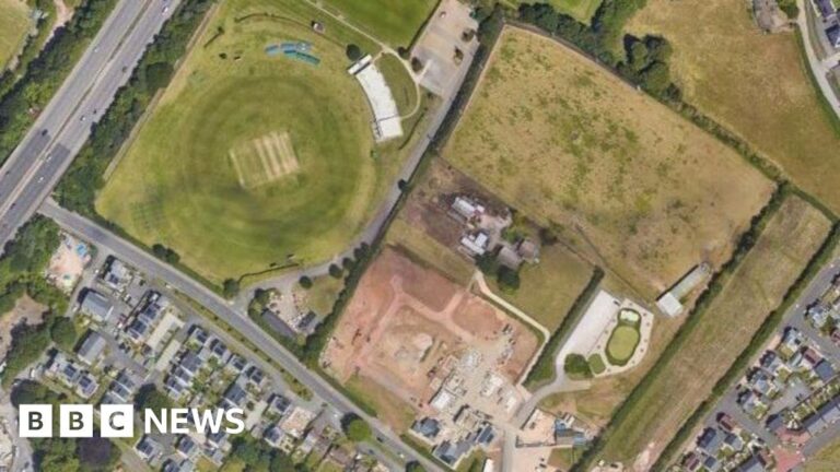 Read more about the article Homes could be built on former Exeter golf course