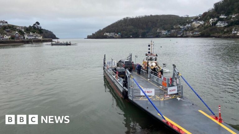 Read more about the article Double ferry service to run in Dartmouth over festive season