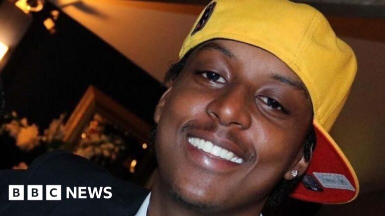 Read more about the article 'Bravery praised' and 'new Trump artwork'