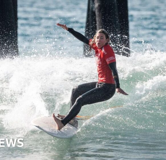 Cornish blind surfer wins silver in world championships