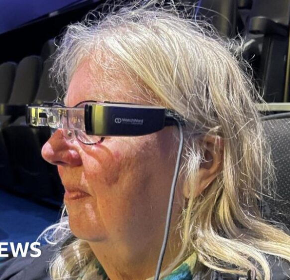 Cornish cinema offers smart glasses for hard-of-hearing film fans