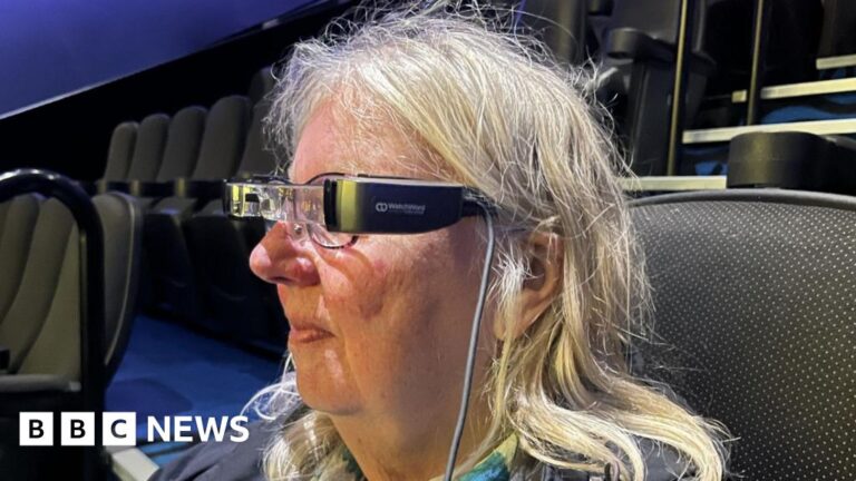 Read more about the article Cornish cinema offers smart glasses for hard-of-hearing film fans