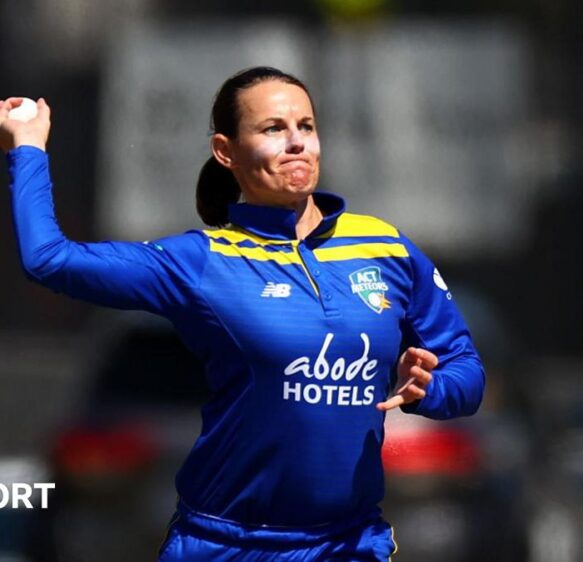 Erin Osborne: Former Australia spinner named Somerset Women head coach
