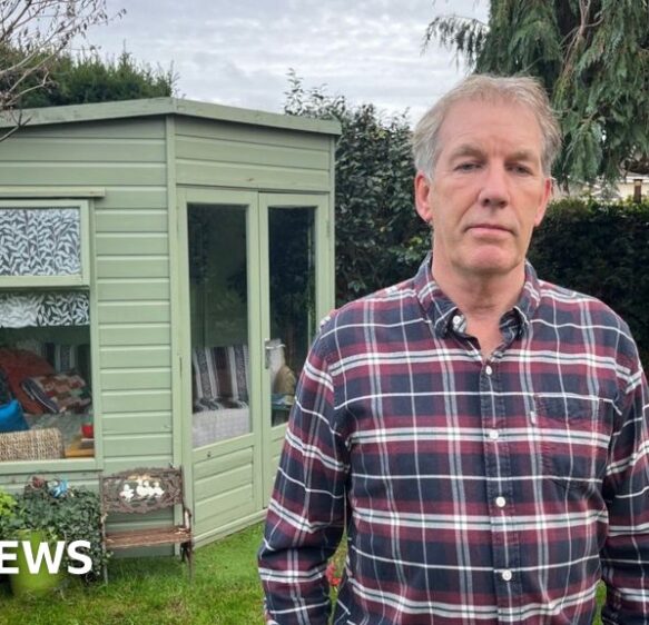 Family in Exeter ordered to take down summerhouse