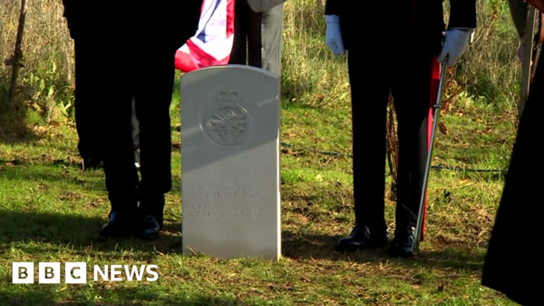 Read more about the article Maidenbrook memorial to servicemen and women unveiled