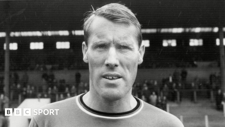 Read more about the article John Newman: Ex-Plymouth, Birmingham and Exeter defender dies aged 91