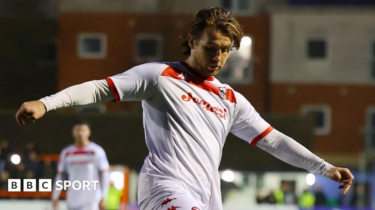 You are currently viewing Tyler Harvey: Truro City striker returns to full fitness