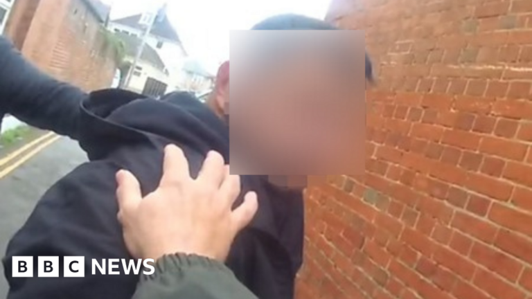 Read more about the article Arrests made in Bournemouth in people-smuggling investigation