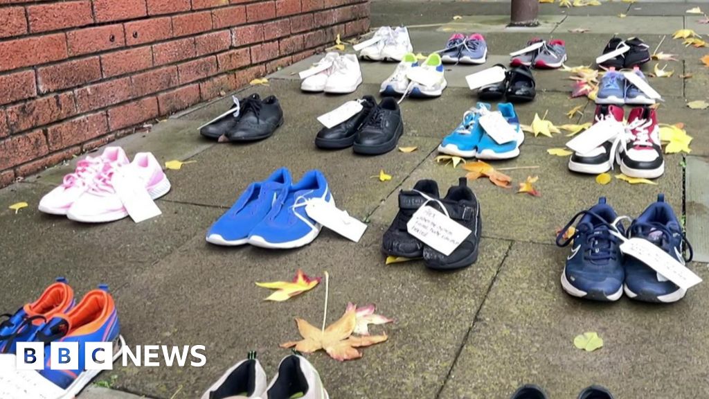 You are currently viewing Send shoe protest highlights ‘forgotten’ children