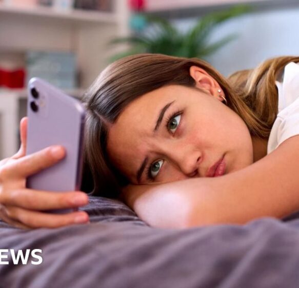Teens still exposed to violence and suicide online despite ruling