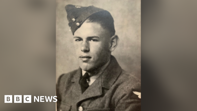Read more about the article Funeral for Yeovil RAF veteran Allan Perry, who died aged 102