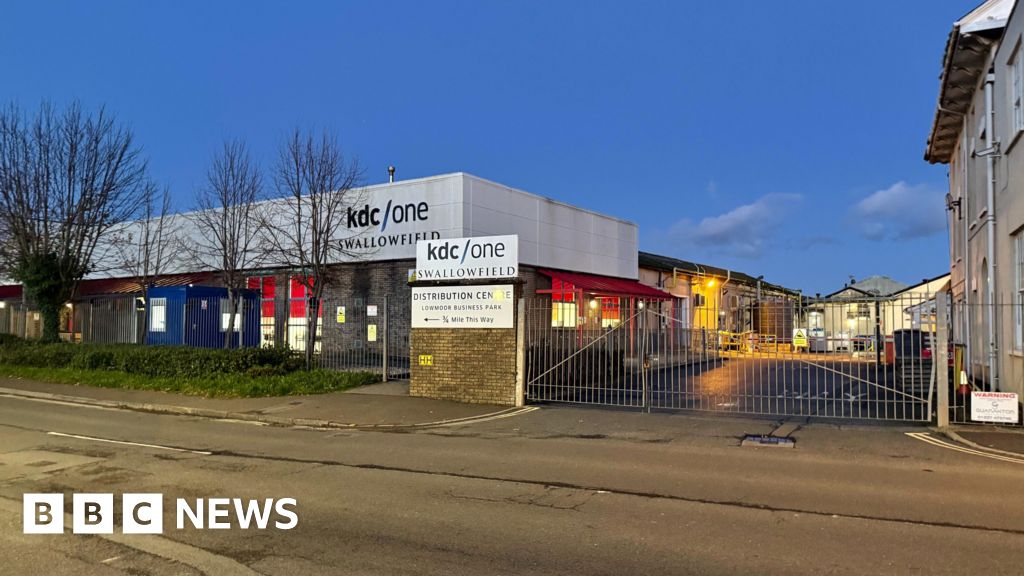 You are currently viewing Hundreds of jobs at risk amid Swallowfield closure