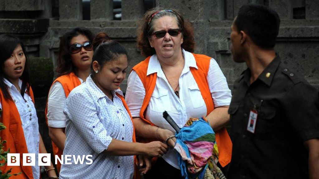 You are currently viewing ‘Death row gran returns to UK’ and ‘weapon picnic benches’