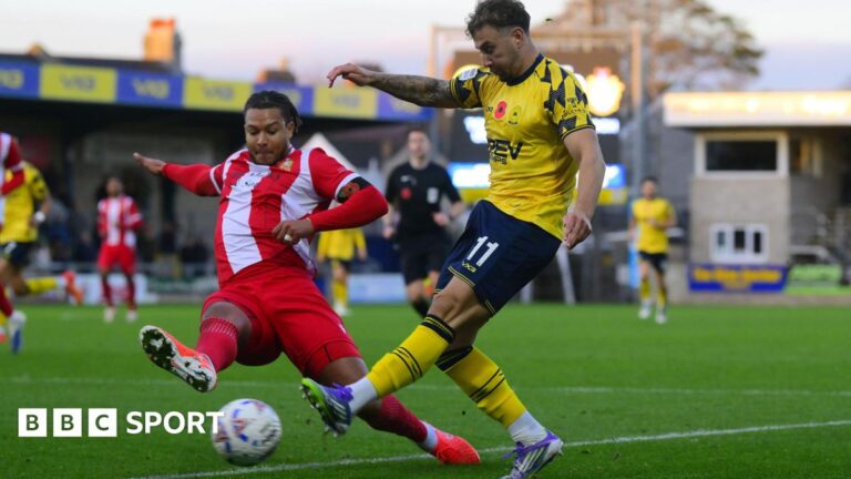 Read more about the article Torquay United boss Paul Wotton praises side despite Hornchurch defeat