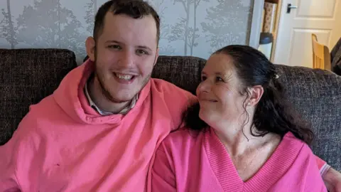 You are currently viewing Man rowed with carer before fatal Tenerife balcony fall