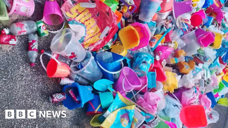 Read more about the article Weymouth council urged to rethink beach clean method on microplastics