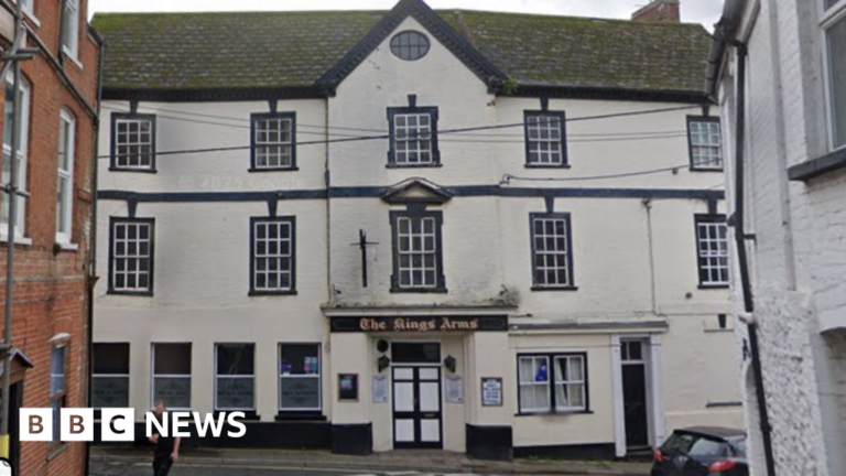 Read more about the article Man dies after altercation in pub courtyard in Ottery St Mary