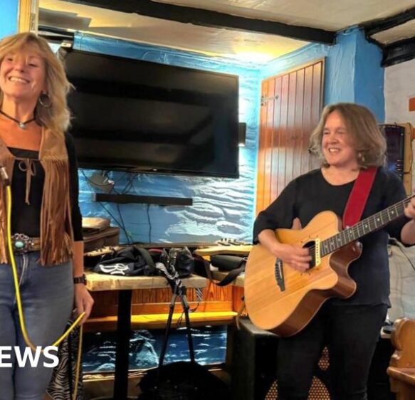 Cornwall mums no longer feel ‘invisible’ after joining bands