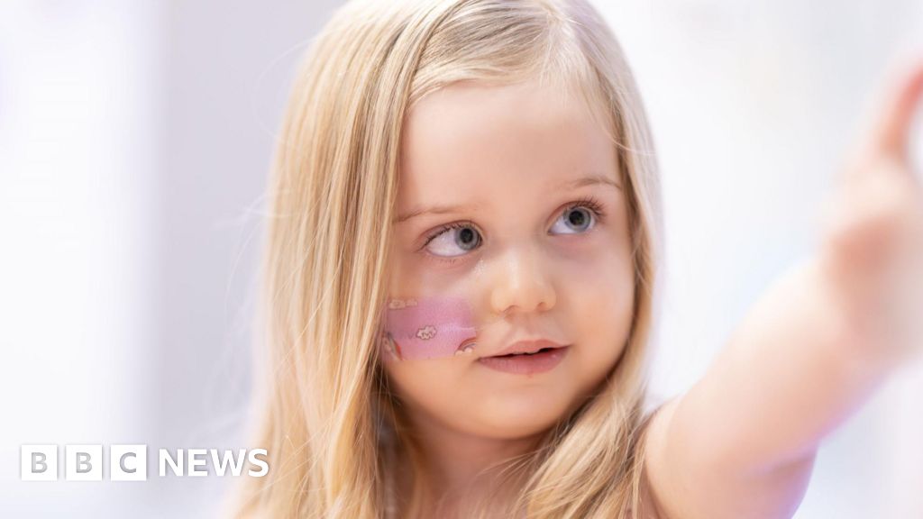 You are currently viewing Bournemouth girl is department’s 1,000th radiotherapy patient