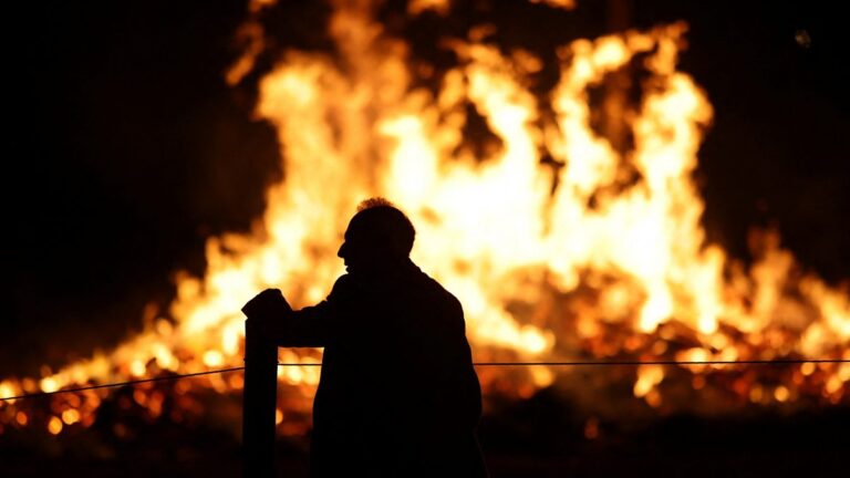 Read more about the article Watch: BBC coverage of Ottery Tar Barrels 2025