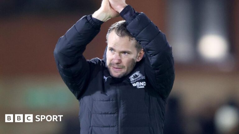 Read more about the article Tom Cleverley hopes Plymouth Argyle can overcome their ‘mental hurdles’