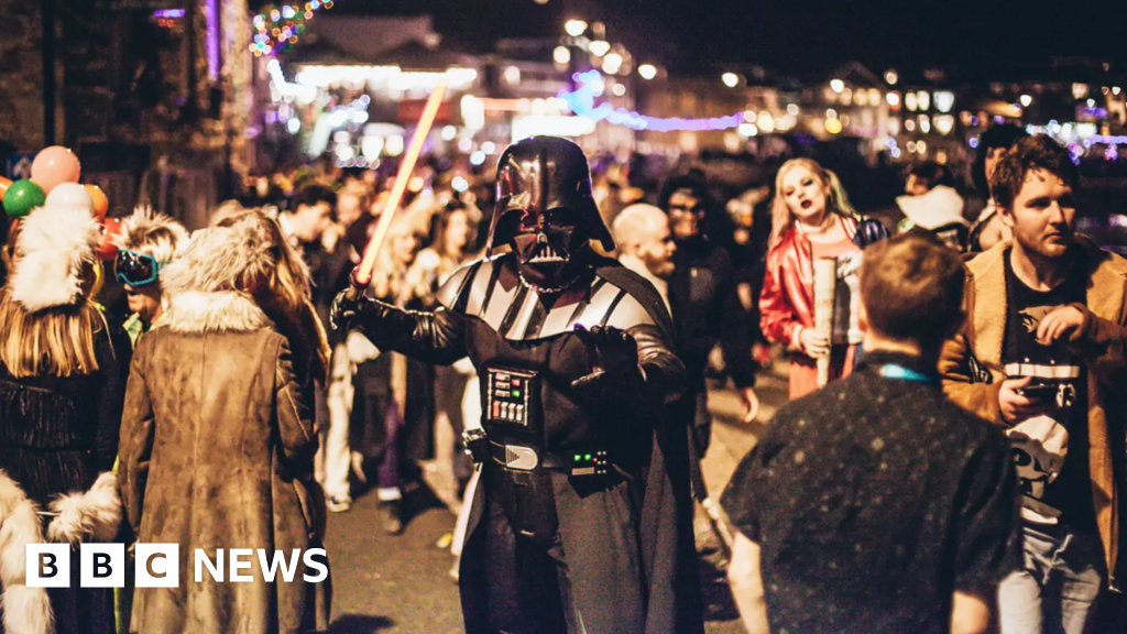 You are currently viewing St Ives expecting 40,000 revellers for New Year’s Eve