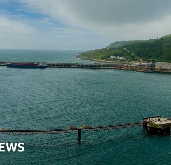 Study into £500m Dorset wind turbine plant gets green light