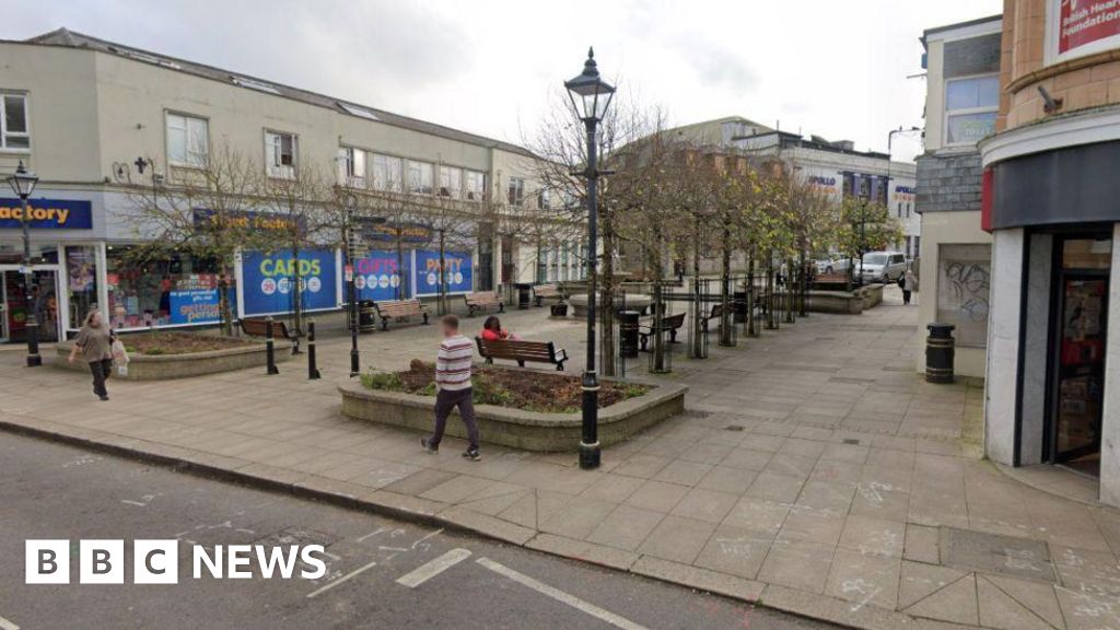 You are currently viewing Free parking in Camborne during town centre works