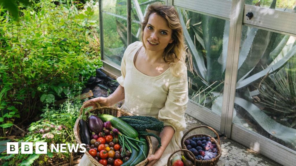 You are currently viewing It is stressful being an influencer, says Somerset gardener