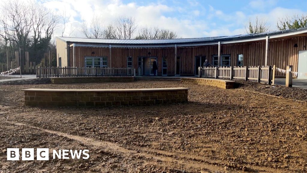 You are currently viewing Ham Hill visitor centre on Iron Age fortress opens its doors